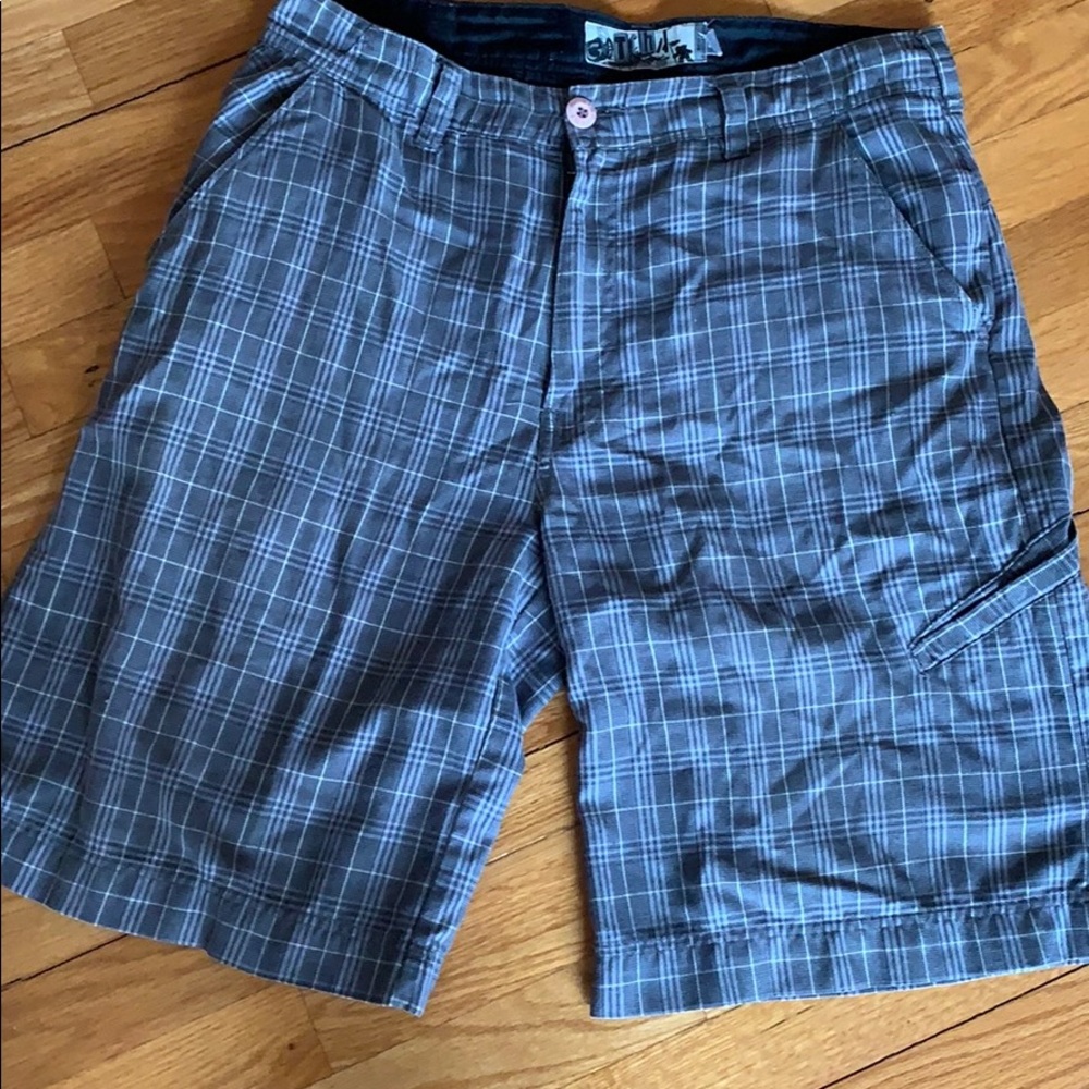 Gotcha gray plaid board shorts 😎